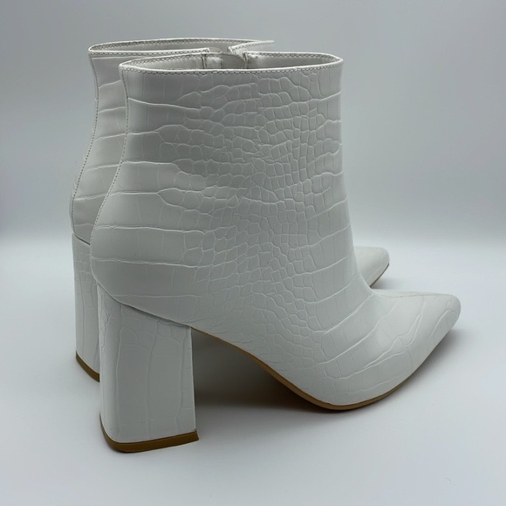 Seven Dials Felicia Booties Size 8M
